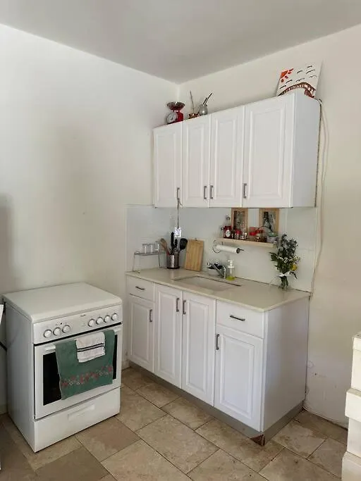Apartamento Spacious 1Br Gem In The Carmel Center Haifa 0*,  Israel